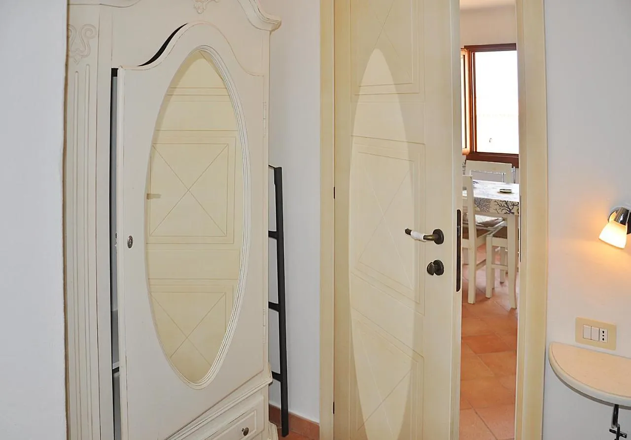 Residence Mirice Appartamenti Vacanza Vignola Mare Italia