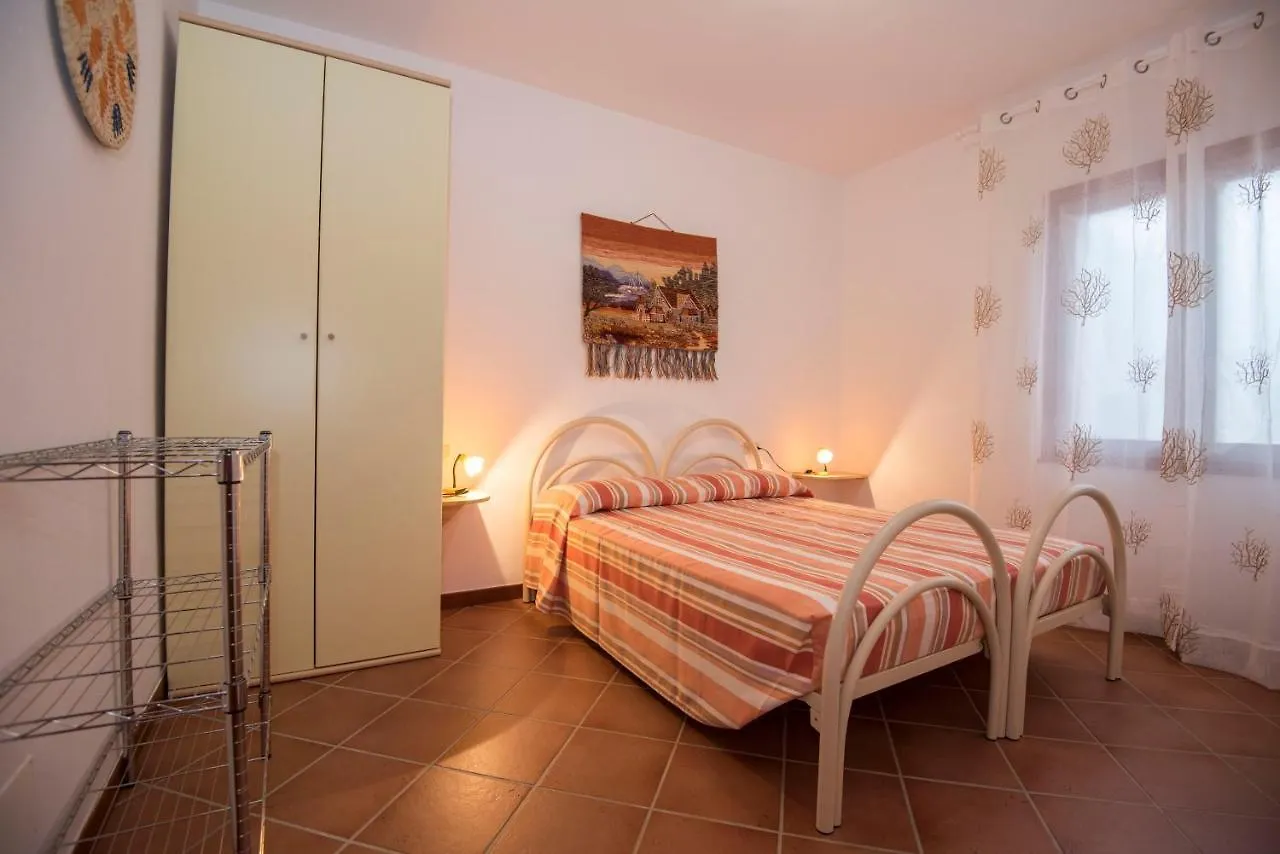 Residence Mirice Appartamenti Vacanza Vignola Mare 0*,  Italia