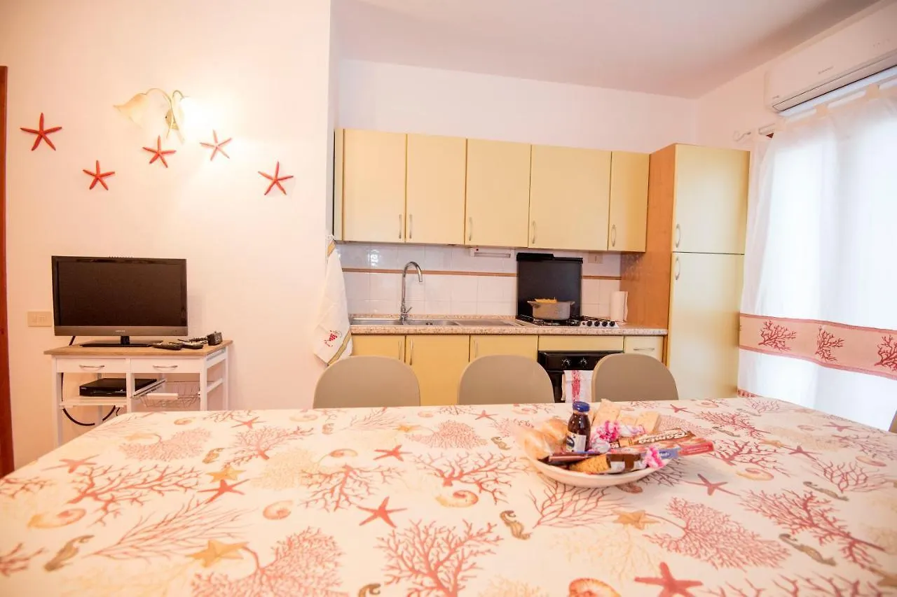 Residence Mirice Appartamenti Vacanza Vignola Mare 0*,  Italia