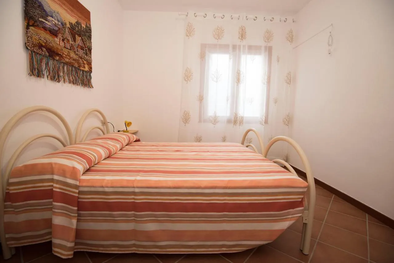 Residence Mirice Appartamenti Vacanza Vignola Mare 0*,  Italia